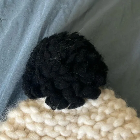 Kate Spade: NWT Black & White Knit Colorblock Beanie- Hat- 100% Wool- One Size